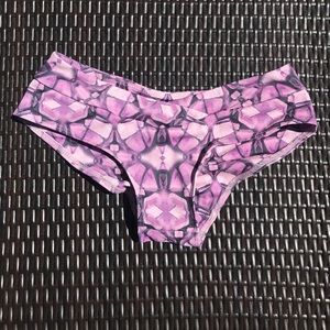 Pole dance v shorts by Vekker LA